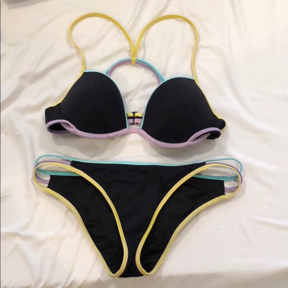 Victoria’s Secret Cute Swimsuit 34C/M